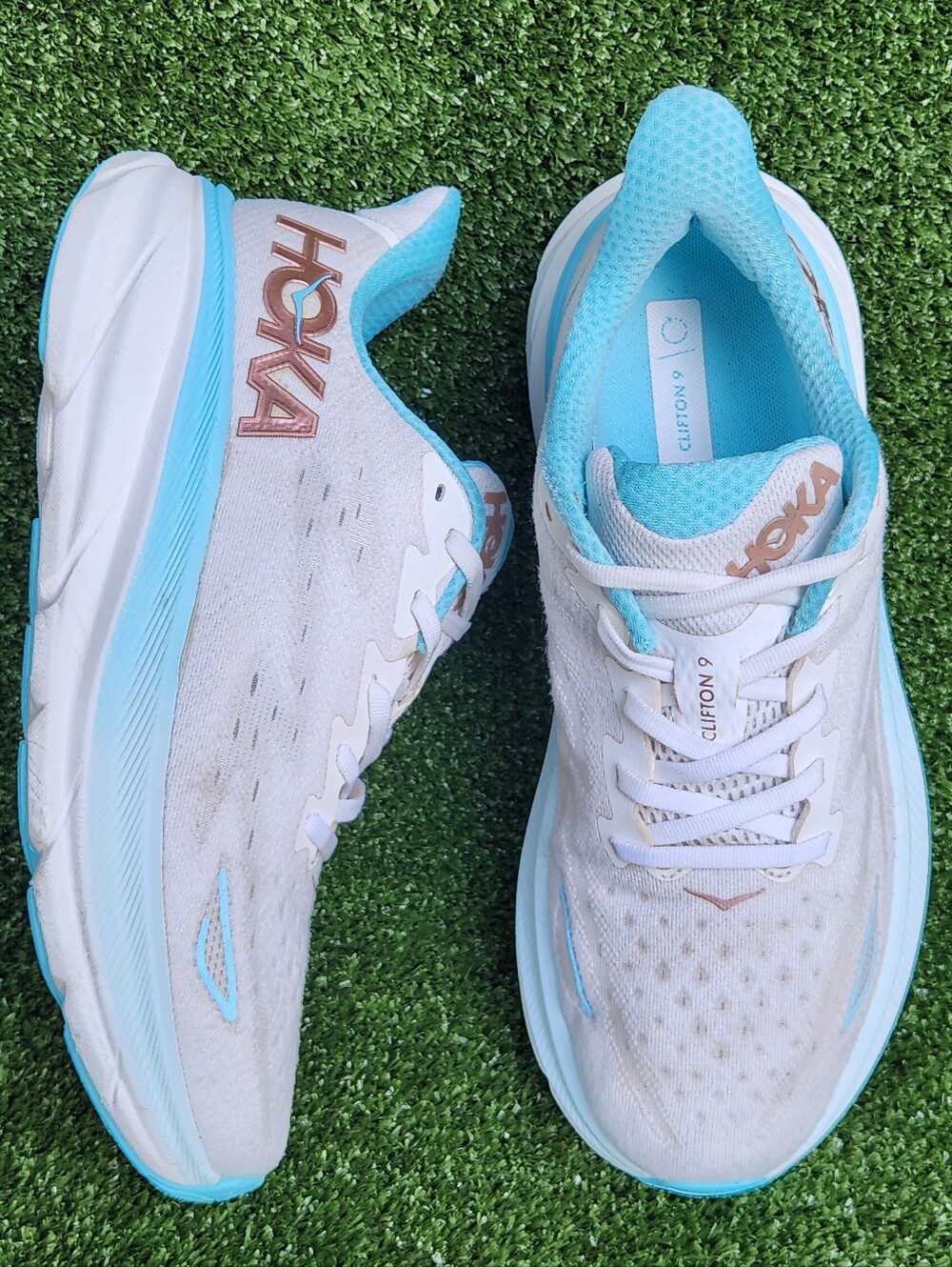 Hoka Clifton 9 Women's Cream/Light Blue Athletic Running Walking Size 9.5 Shoes